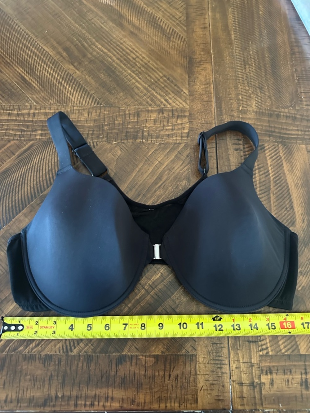 Seamless Front-Closure Black T-Shirt Bra